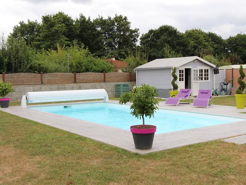 Piscine Noirmoutier fond plat disponible en différent coloris